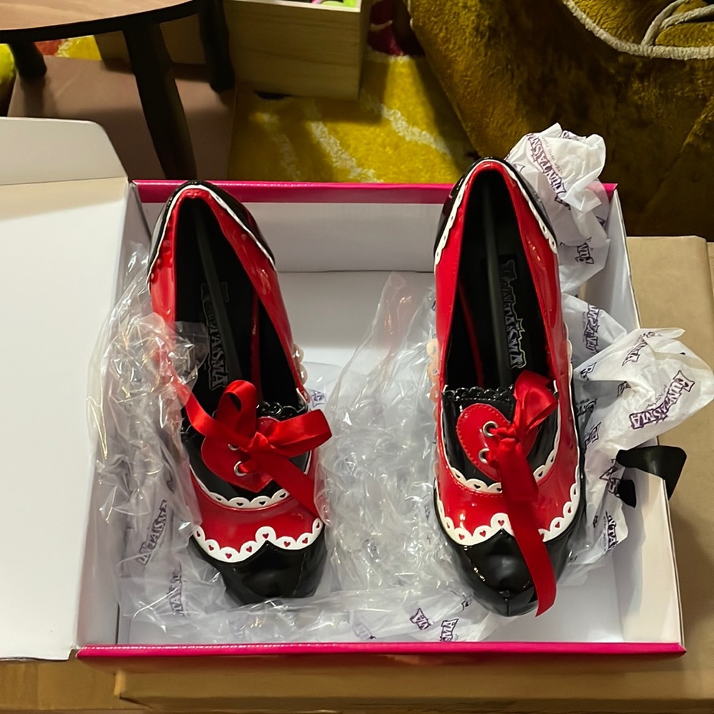 Funtatsma shoes